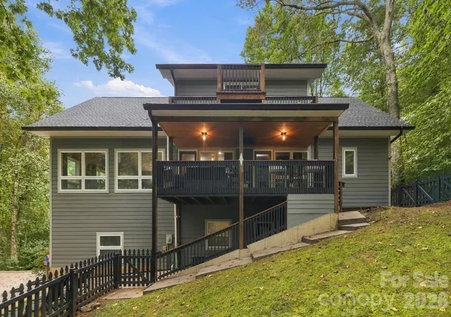 Photo 3 of Single family home for sale at 176 Sweetwater Hills Dr, Hendersonville, NC 28791 | MLS# 4428604 | Listing updated on 2026-09-26