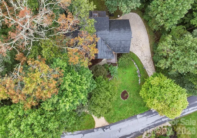 Photo 48 of Single family home for sale at 176 Sweetwater Hills Dr, Hendersonville, NC 28791 | MLS# 4428604 | Listing updated on 2026-10-08