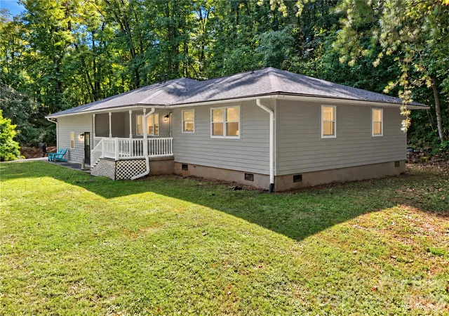 Photo 2 of Single family home for sale at 250 Camp Crk Rd, Whittier, NC 28789 | MLS# 4428607 | Listing updated on 2026-10-03