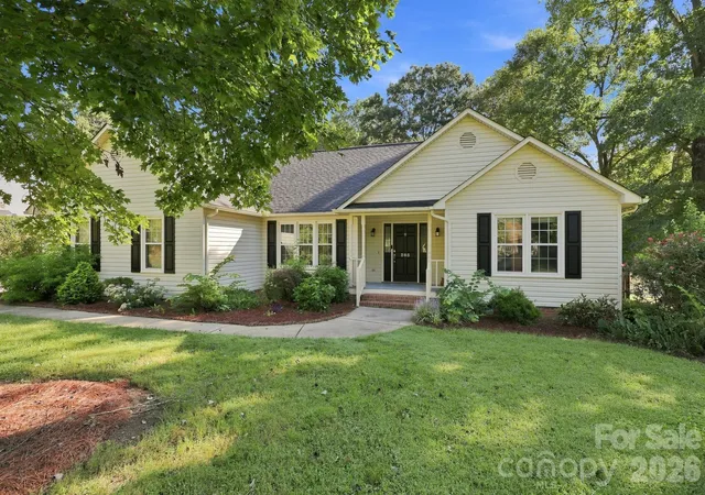 Photo 1 of Single family home for sale at 303 N Deerfield Cir, Salisbury, NC 28147 | MLS# 4428608 | Listing updated on 2026-10-06