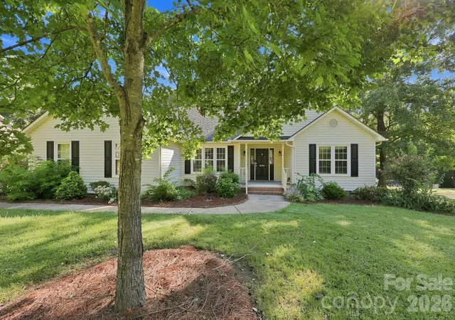 Photo 2 of Single family home for sale at 303 N Deerfield Cir, Salisbury, NC 28147 | MLS# 4428608 | Listing updated on 2026-10-06