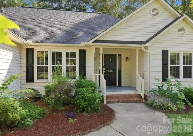 Photo 3 of Single family home for sale at 303 N Deerfield Cir, Salisbury, NC 28147 | MLS# 4428608 | Listing updated on 2026-10-06