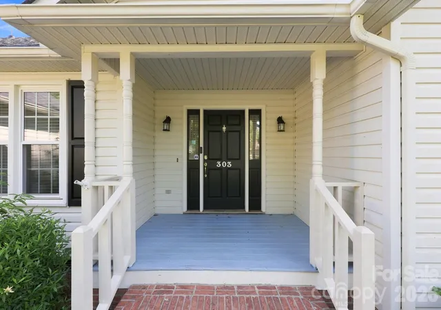 Photo 4 of Single family home for sale at 303 N Deerfield Cir, Salisbury, NC 28147 | MLS# 4428608 | Listing updated on 2026-10-06