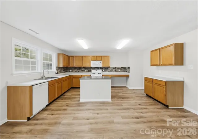 Photo 4 of Single family home for sale at 837 Chastain Ave, Concord, NC 28025 | MLS# 4428618 | Listing updated on 2026-10-02