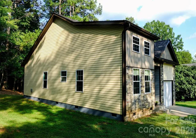 Photo 3 of Single family home for sale at 524 Asbury Dr, Landrum, SC 29356 | MLS# 4428631 | Listing updated on 2026-09-26