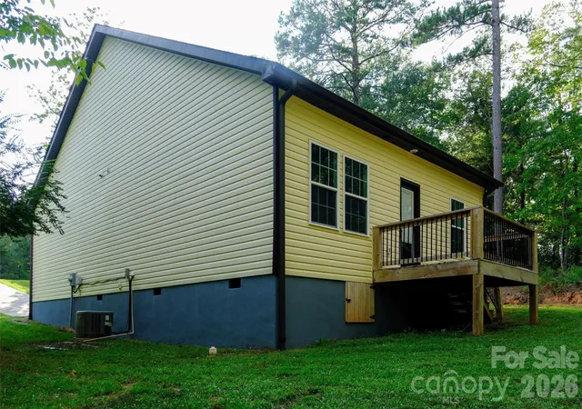 Photo 3 of Single family home for sale at 524 Asbury Dr, Landrum, SC 29356 | MLS# 4428631 | Listing updated on 2026-09-26