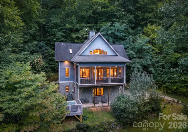 Photo 1 of Single family home for sale at 18 Wood Hvn Ln, Black Mountain, NC 28711 | MLS# 4428632 | Listing updated on 2026-09-28