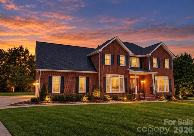 Photo 1 of Single family home for sale at 16506 Whispering Oaks Ln, Fort Mill, SC 29708 | MLS# 4428635 | Listing updated on 2026-10-02