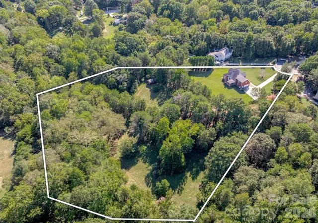 Photo 3 of Single family home for sale at 16506 Whispering Oaks Ln, Fort Mill, SC 29708 | MLS# 4428635 | Listing updated on 2026-09-30