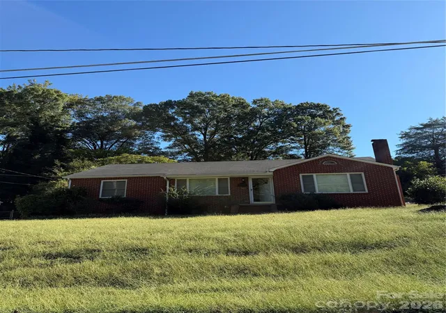 Photo 1 of Single family home for sale at 340 Nursery Ln, Statesville, NC 28677 | MLS# 4428638 | Listing updated on 2026-09-26