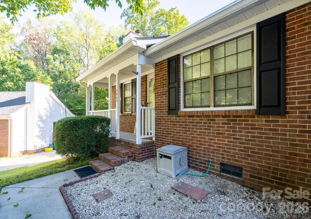 Photo 3 of Single family home for sale at 5805 Woodrock Ct, Charlotte, NC 28214 | MLS# 4428639 | Listing updated on 2026-10-04