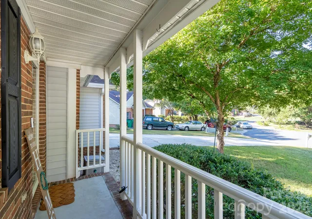 Photo 4 of Single family home for sale at 5805 Woodrock Ct, Charlotte, NC 28214 | MLS# 4428639 | Listing updated on 2026-10-04