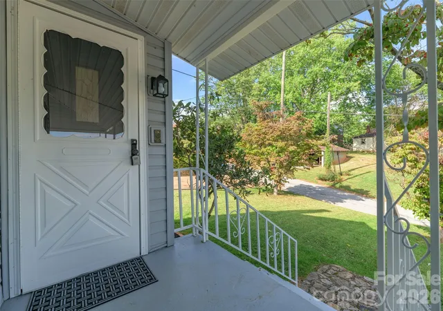 Photo 4 of Single family home for sale at 135 Patton Ave, Canton, NC 28716 | MLS# 4428642 | Listing updated on 2026-10-01