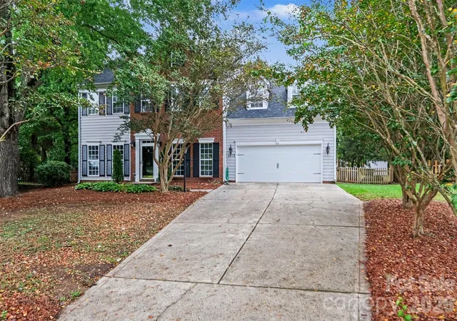 Photo 3 of Single family home for sale at 1372 Yorkshire Pl Nw, Concord, NC 28027 | MLS# 4428646 | Listing updated on 2026-10-01