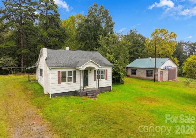Photo 4 of Single family home for sale at 98 Duke St, Granite Falls, NC 28630 | MLS# 4428648 | Listing updated on 2026-10-02