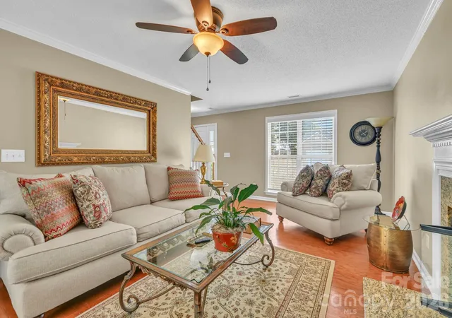 Photo 4 of Single family home for sale at 21 Sunberry Trl N, Fletcher, NC 28732 | MLS# 4428651 | Listing updated on 2026-09-28