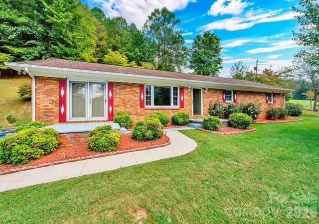 Photo 1 of Single family home for sale at 6762 Us Hwy 421 N, Vilas, NC 28692 | MLS# 4428654 | Listing updated on 2026-10-20