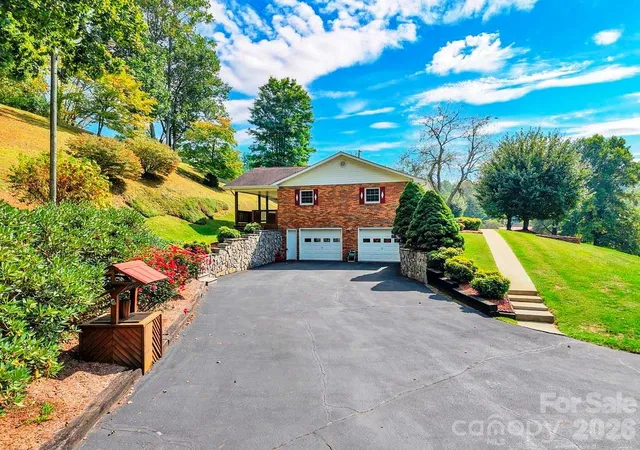 Photo 4 of Single family home for sale at 6762 US Hwy 421 N, Vilas, NC 28692 | MLS# 4428654 | Listing updated on 2026-10-20