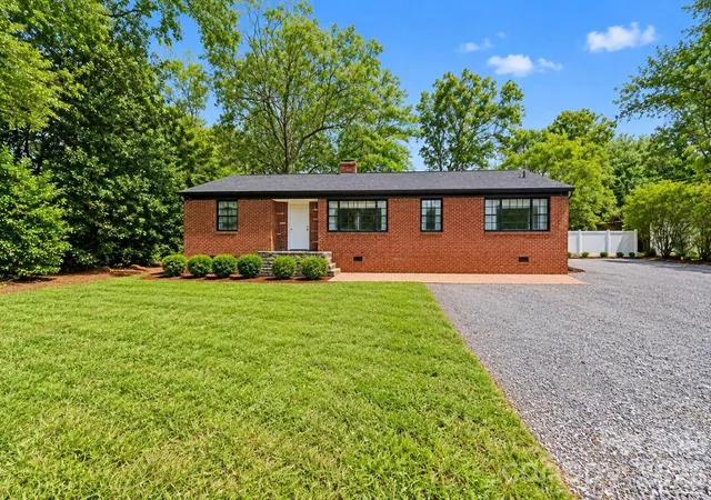 Photo 1 of Single family home for sale at 8911 Mt Holly Huntersville Rd, Huntersville, NC 28078 | MLS# 4428659 | Listing updated on 2026-09-29