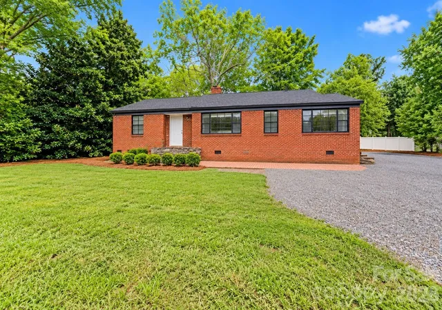Photo 2 of Single family home for sale at 8911 Mt Holly Huntersville Rd, Huntersville, NC 28078 | MLS# 4428659 | Listing updated on 2026-09-29