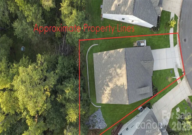 Photo 3 of Single family home for sale at 24550 Blue Heron Cir, Lancaster, SC 29720 | MLS# 4428673 | Listing updated on 2026-10-13