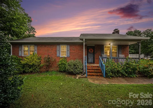 Photo 1 of Single family home for sale at 205 Wrentree Ln, Gastonia, NC 28056 | MLS# 4428687 | Listing updated on 2026-10-09