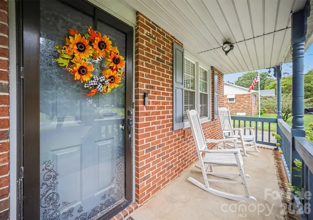 Photo 2 of Single family home for sale at 205 Wrentree Ln, Gastonia, NC 28056 | MLS# 4428687 | Listing updated on 2026-10-09