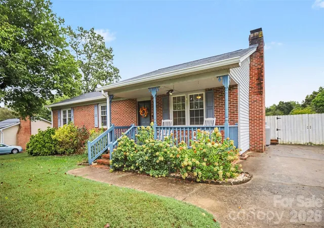 Photo 3 of Single family home for sale at 205 Wrentree Ln, Gastonia, NC 28056 | MLS# 4428687 | Listing updated on 2026-10-09