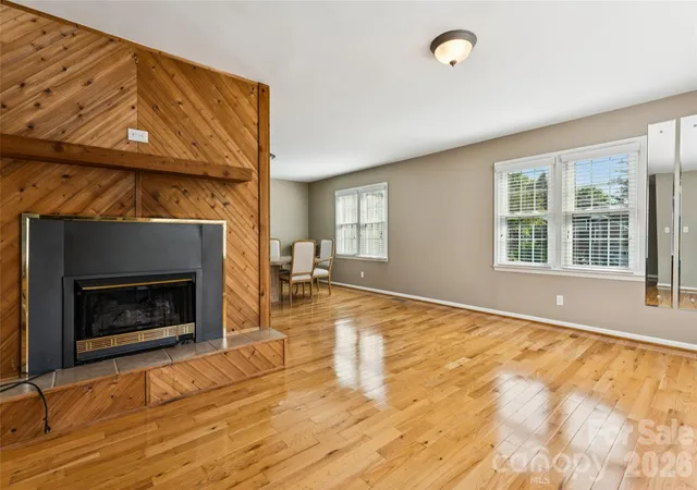Photo 4 of Single family home for sale at 7 Indian Trl Rd, Candler, NC 28715 | MLS# 4428696 | Listing updated on 2026-10-04