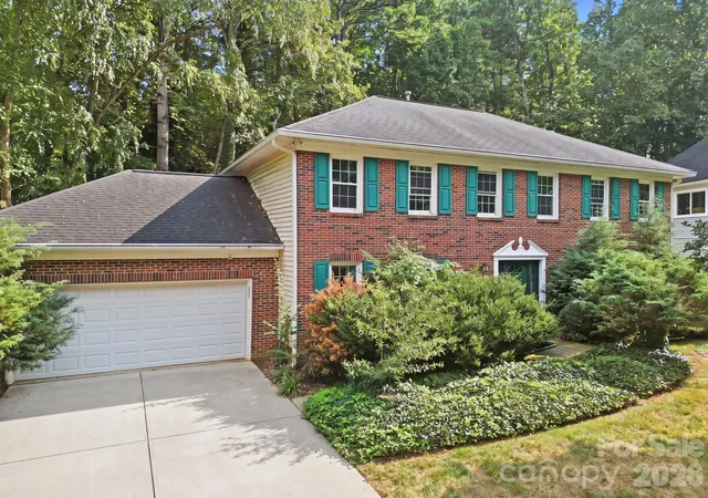 Photo 3 of Single family home for sale at 12417 Angel Oak Dr, Huntersville, NC 28078 | MLS# 4428705 | Listing updated on 2026-10-02
