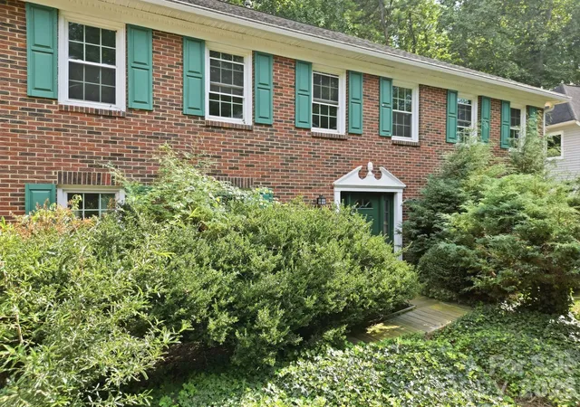 Photo 4 of Single family home for sale at 12417 Angel Oak Dr, Huntersville, NC 28078 | MLS# 4428705 | Listing updated on 2026-10-02