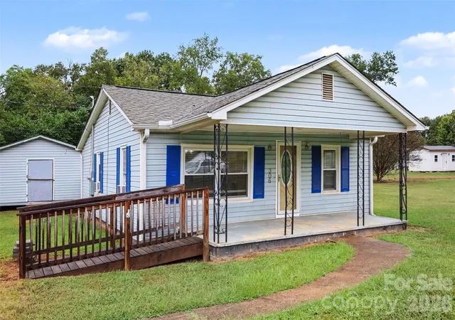 Photo 3 of Single family home for sale at 306 Edel St, Kings Mountain, NC 28086 | MLS# 4428711 | Listing updated on 2026-10-01