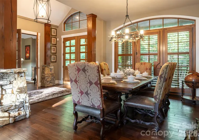 Photo 4 of Single family home for sale at 25 Jake Ridge Trl, Fletcher, NC 28732 | MLS# 4428718 | Listing updated on 2026-10-02