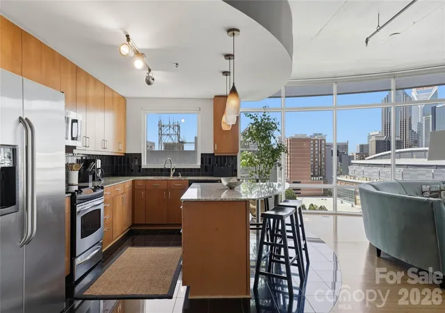 Photo 3 of Condo for sale at 505 E 6th Street #1201, Charlotte, NC 28202 | MLS# 4428730 | Listing updated on 2026-10-03