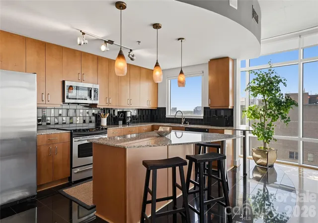 Photo 3 of Condo for sale at 505 E 6th Street #1201, Charlotte, NC 28202 | MLS# 4428730 | Listing updated on 2026-10-03