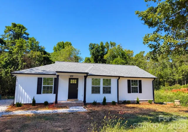 Photo 1 of Single family home for sale at 3976 Us Hwy 601 S, Mocksville, NC 27028 | MLS# 4428734 | Listing updated on 2026-10-06