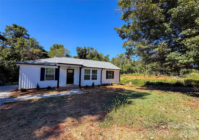 Photo 2 of Single family home for sale at 3976 Us Hwy 601 S, Mocksville, NC 27028 | MLS# 4428734 | Listing updated on 2026-10-06