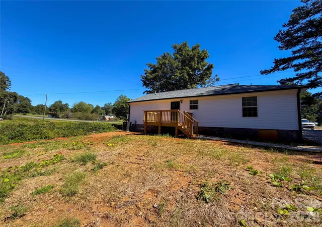 Photo 4 of Single family home for sale at 3976 US Hwy 601 S, Mocksville, NC 27028 | MLS# 4428734 | Listing updated on 2026-10-06