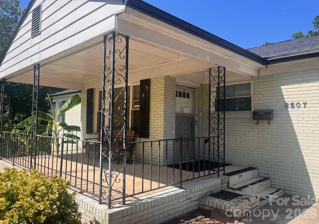 Photo 3 of Single family home for sale at 2507 Elkwood Cir, Charlotte, NC 28205 | MLS# 4428745 | Listing updated on 2026-09-30