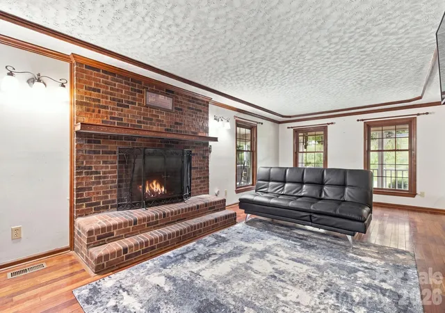 Photo 4 of Single family home for sale at 1345 Shirebourn, Hickory, NC 28602 | MLS# 4428746 | Listing updated on 2026-09-27