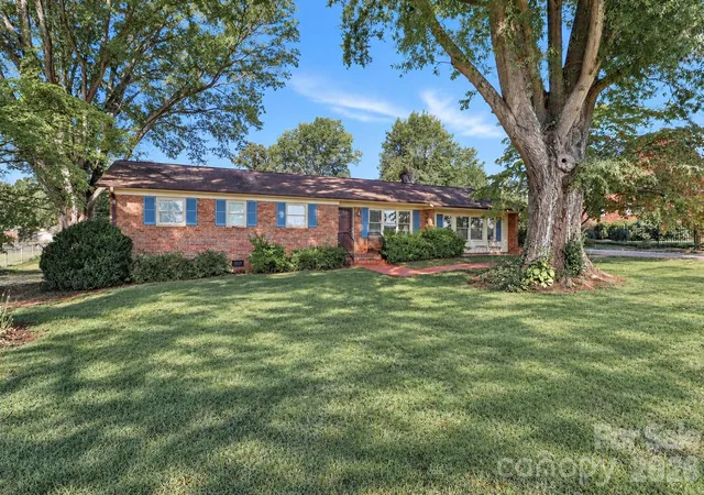 Photo 1 of Single family home for sale at 1609 Museum Rd, Statesville, NC 28625 | MLS# 4428755 | Listing updated on 2026-10-20