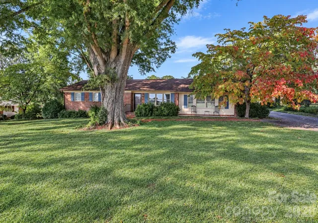 Photo 2 of Single family home for sale at 1609 Museum Rd, Statesville, NC 28625 | MLS# 4428755 | Listing updated on 2026-10-20