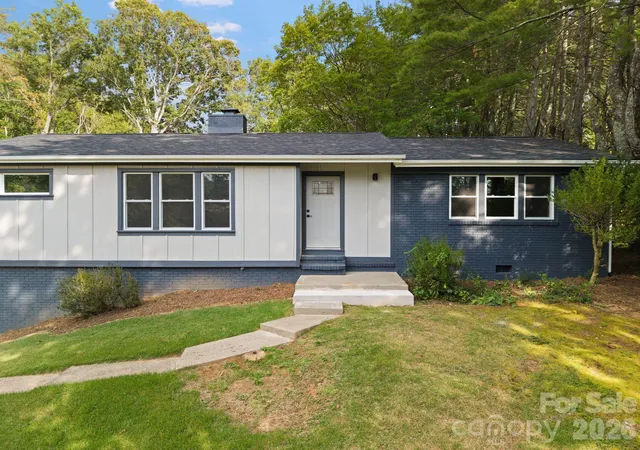 Photo 1 of Single family home for sale at 65 Dogwood Grv, Asheville, NC 28805 | MLS# 4428757 | Listing updated on 2026-09-26
