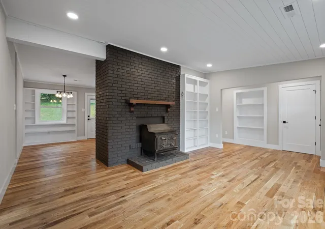 Photo 3 of Single family home for sale at 65 Dogwood Grv, Asheville, NC 28805 | MLS# 4428757 | Listing updated on 2026-09-26