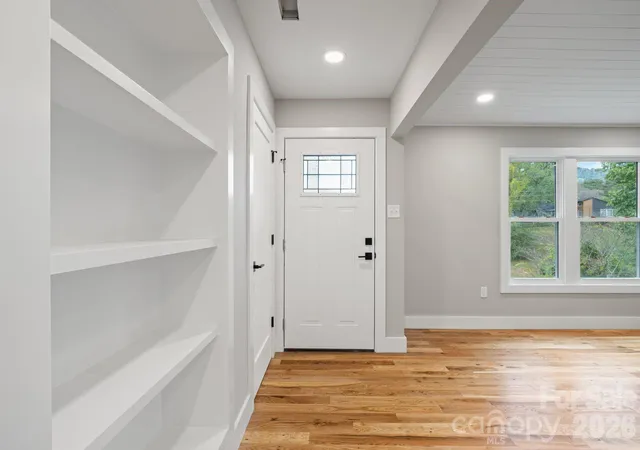 Photo 4 of Single family home for sale at 65 Dogwood Grv, Asheville, NC 28805 | MLS# 4428757 | Listing updated on 2026-09-26