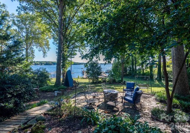 Photo 3 of Single family home for sale at 7889 Tradewinds Dr, Sherrills Ford, NC 28673 | MLS# 4428760 | Listing updated on 2026-09-27