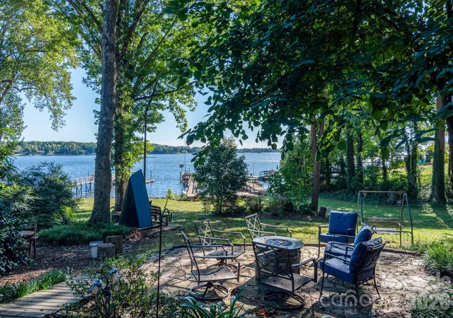 Photo 4 of Single family home for sale at 7889 Tradewinds Dr, Sherrills Ford, NC 28673 | MLS# 4428760 | Listing updated on 2026-09-27