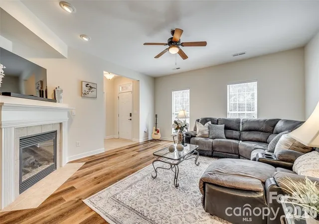 Photo 4 of Townhouse for sale at 2023 Aragon Ln, Gastonia, NC 28056 | MLS# 4428761 | Listing updated on 2026-10-02