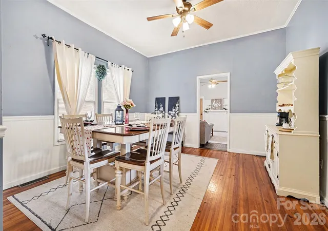 Photo 3 of Single family home for sale at 911 N Walnut St, Kannapolis, NC 28081 | MLS# 4428762 | Listing updated on 2026-10-05