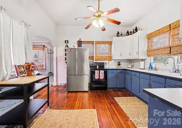 Photo 4 of Single family home for sale at 911 N Walnut St, Kannapolis, NC 28081 | MLS# 4428762 | Listing updated on 2026-10-05
